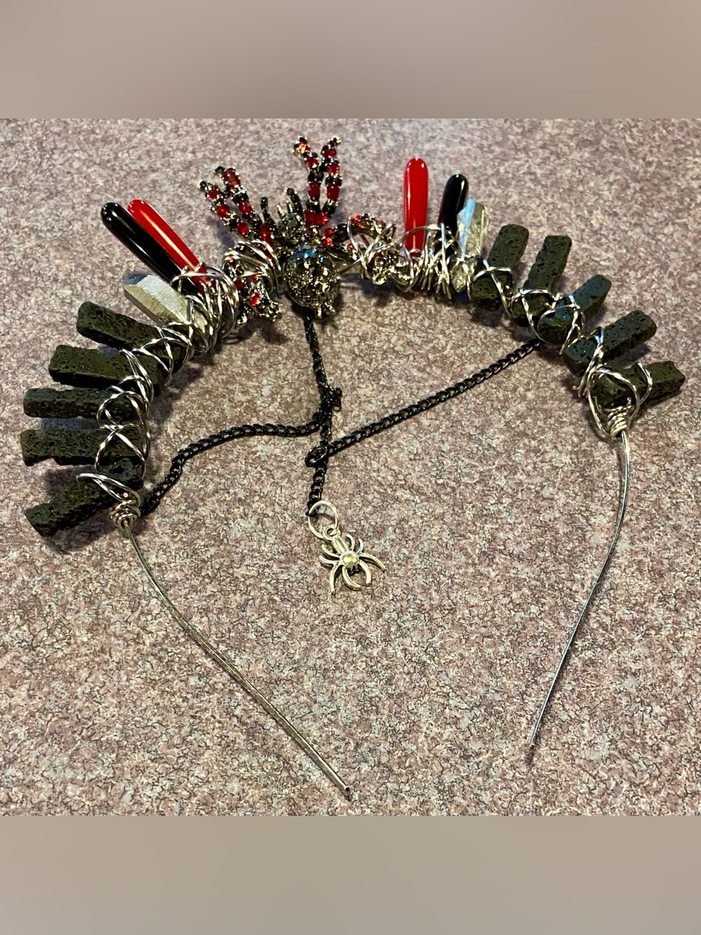 Spider Crystal Crown - Picture 2 of 2